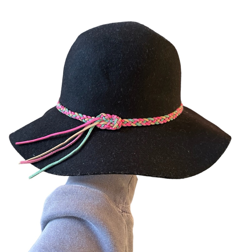 Floppy hat
